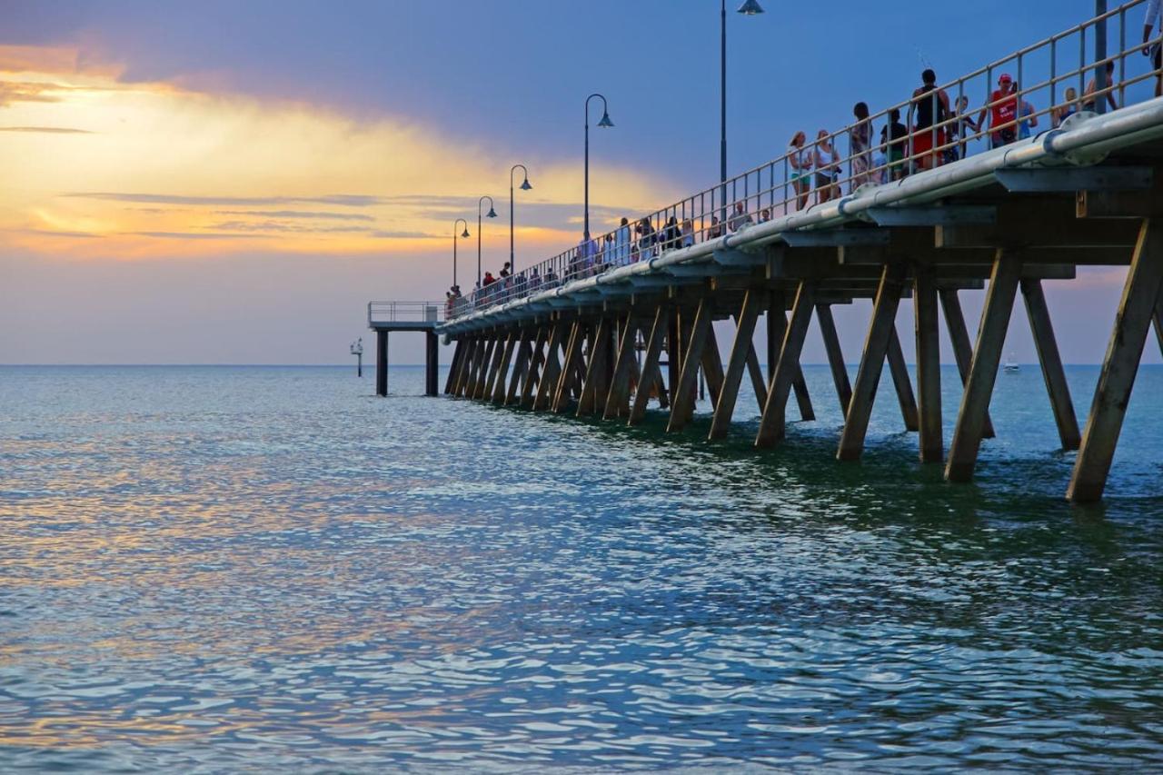 Beachfront Serenity Glenelg Apartment Bagian luar foto